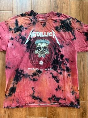 Men's Tie-Dye metallica Graphic T-Shirt — Red & Black Skull Design - men’s large